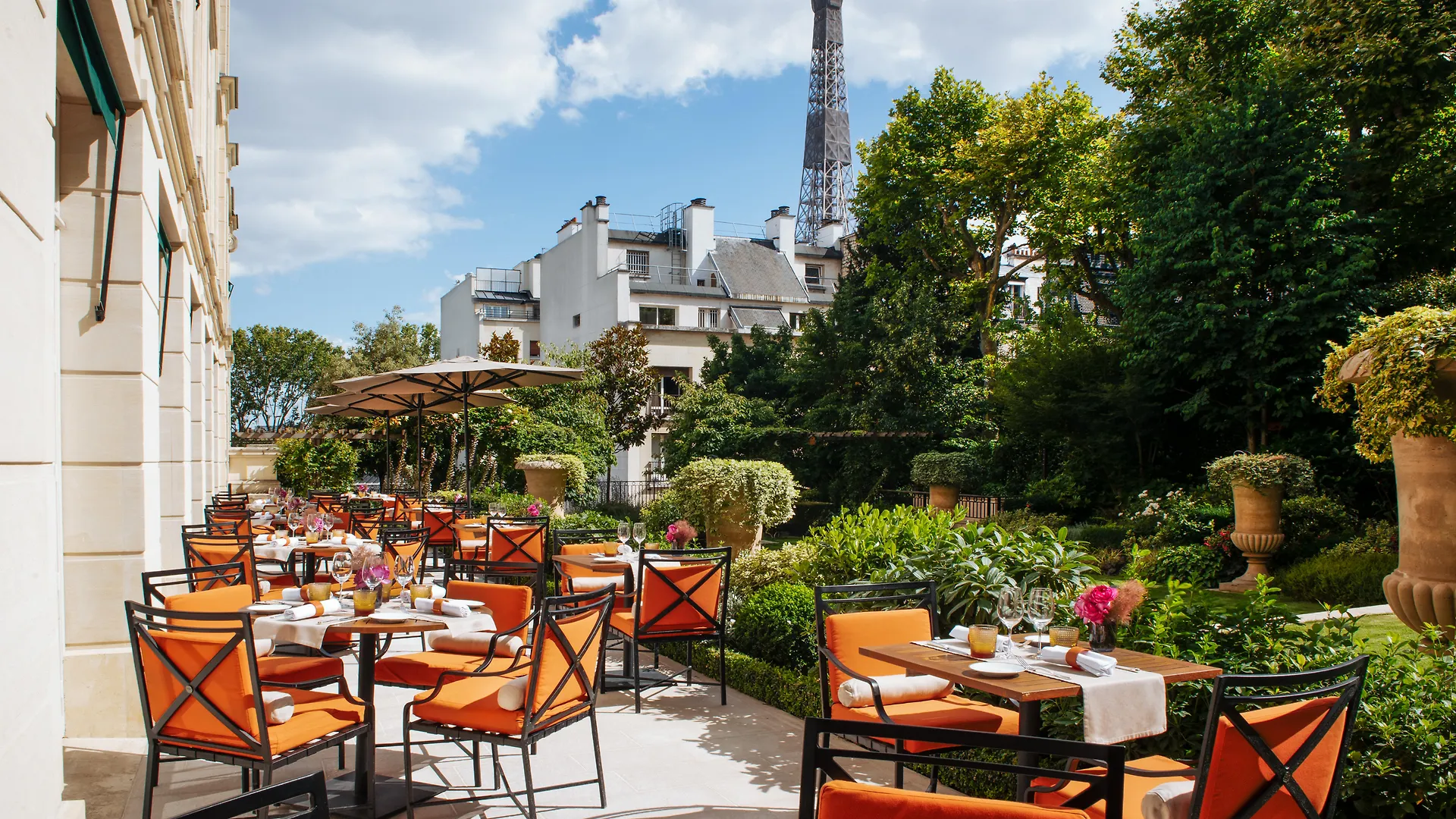 Shangri-la Hotel 5*